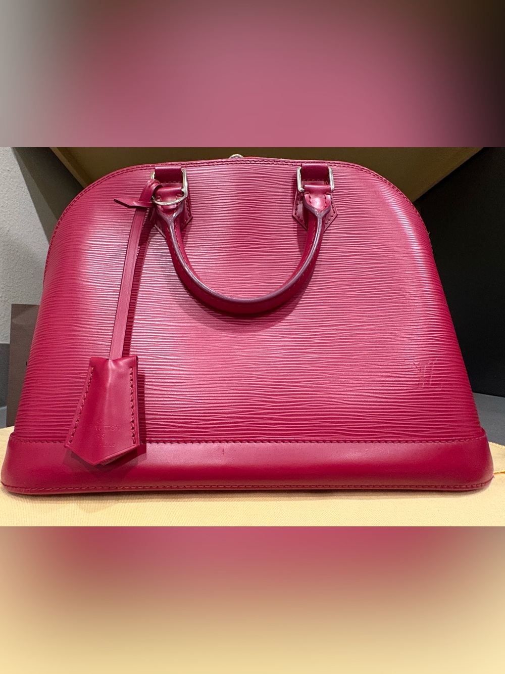 Louis Vuitton Alma PM Epi Fuchsia Satchel Top Handle Bag - Excellent condition - Picture 1 of 16